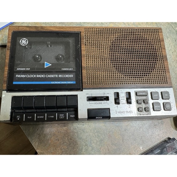 General Electric Other - VINTAGE GE FM/AM‎ CLOCK RADIO CASSETTE RECORDER 7-4956B READ